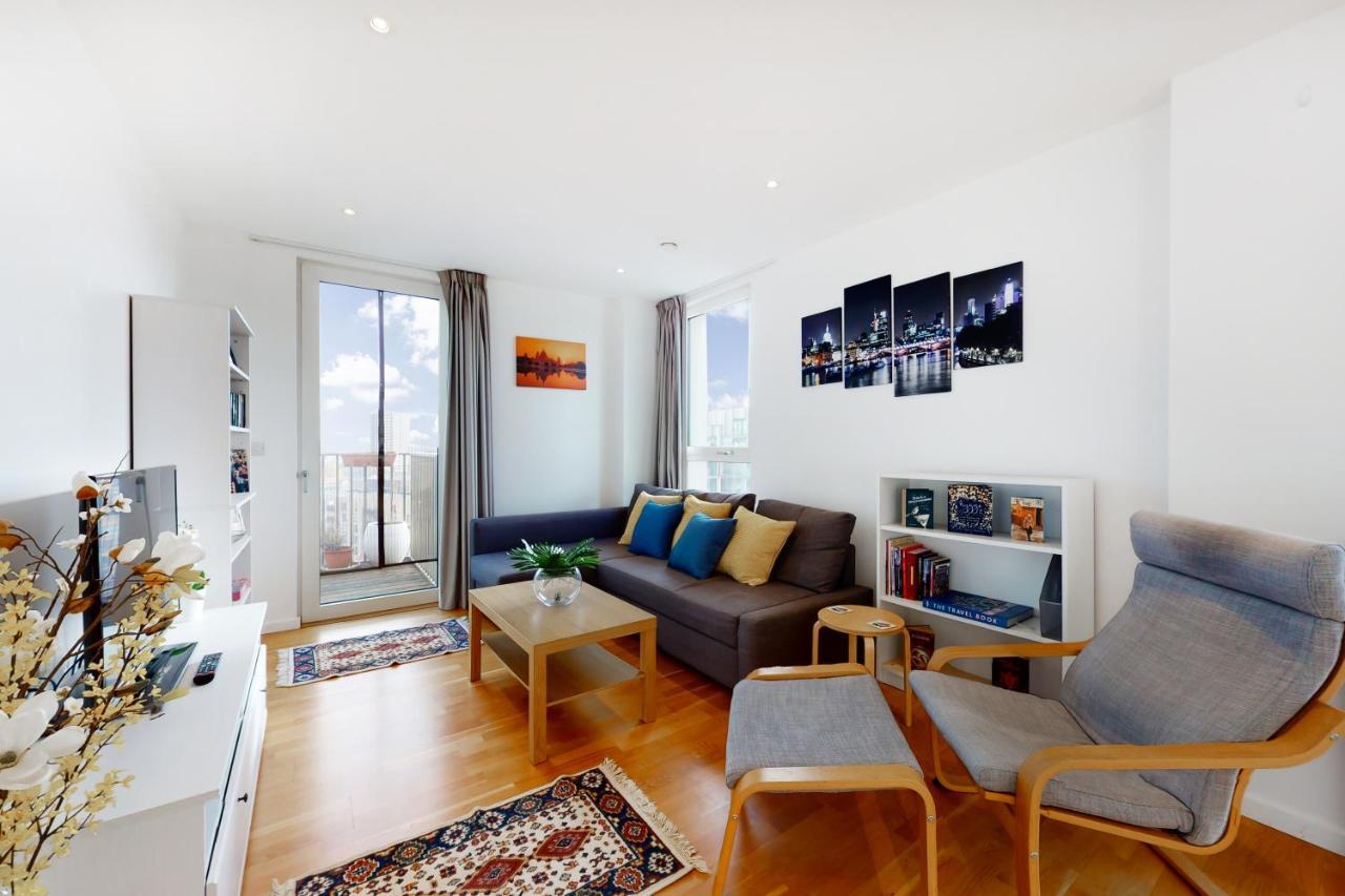 Lovely 2 Bedroom Flat With Balcony In Stratford London Eksteriør bilde