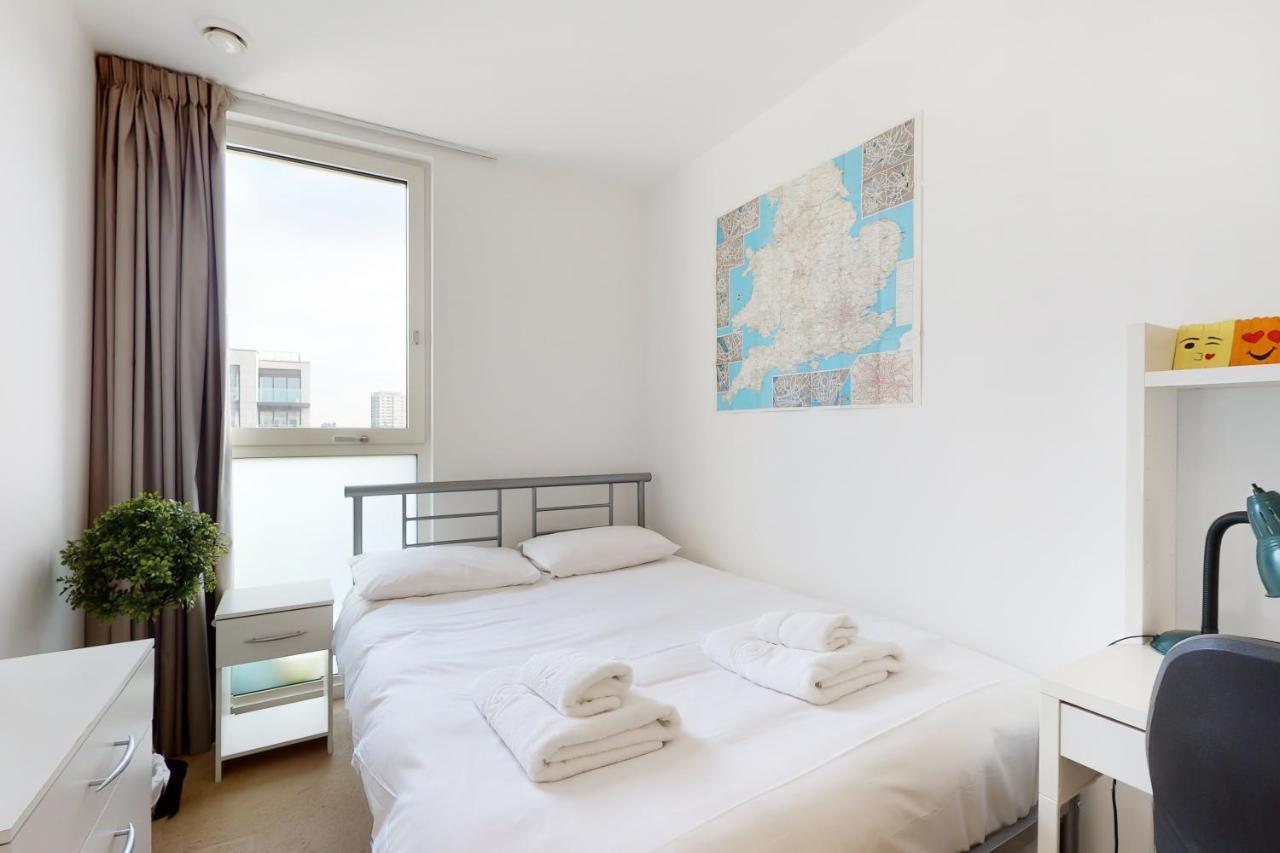 Lovely 2 Bedroom Flat With Balcony In Stratford London Eksteriør bilde