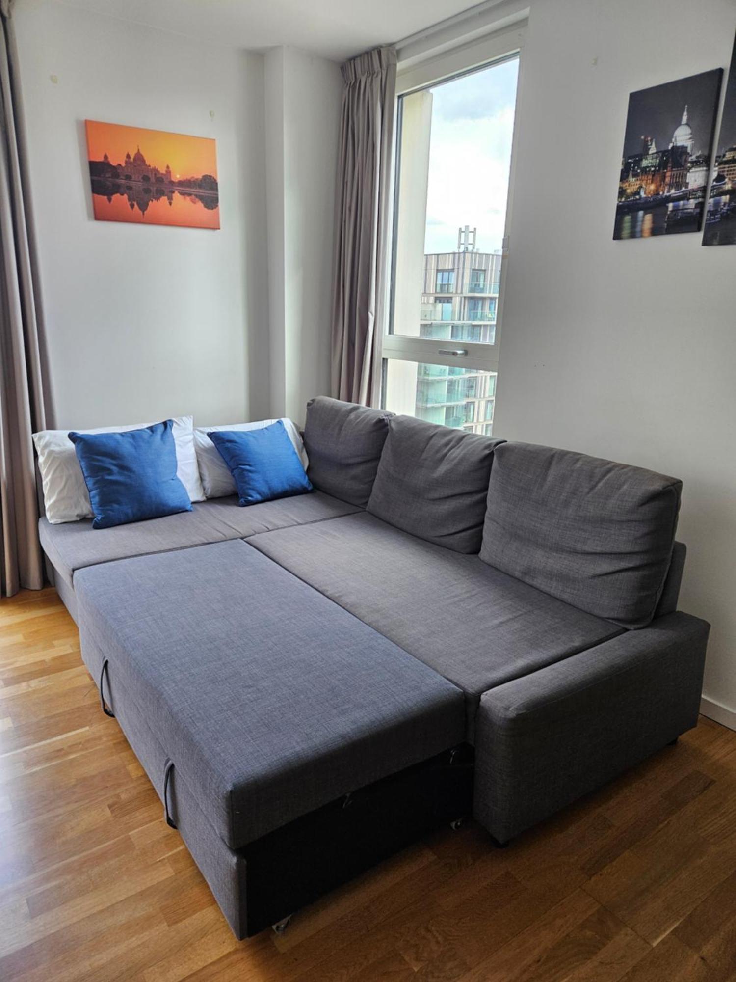 Lovely 2 Bedroom Flat With Balcony In Stratford London Eksteriør bilde